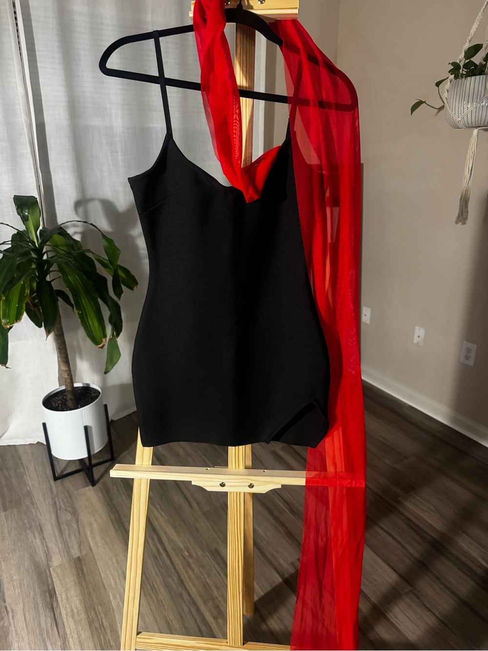 V-neck Red Scarf Dress - Picture 4 of 5